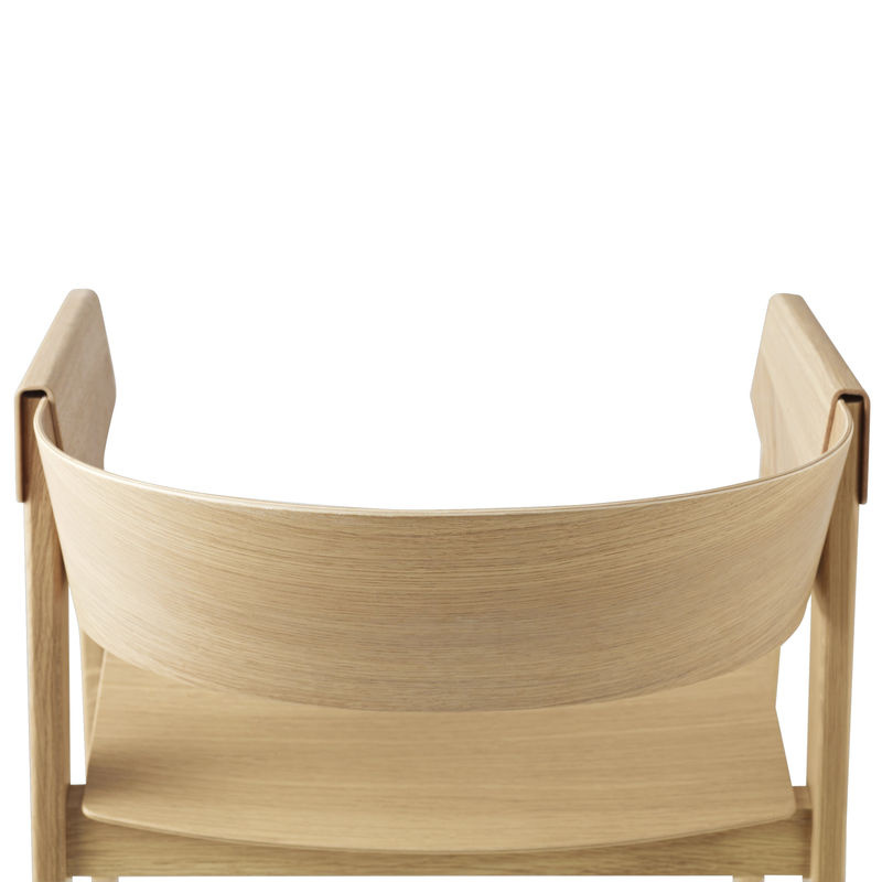 Muuto Cover Stuhl mit Armlehnen in Braun aus Holz im skandinavischen Design - Bild 2