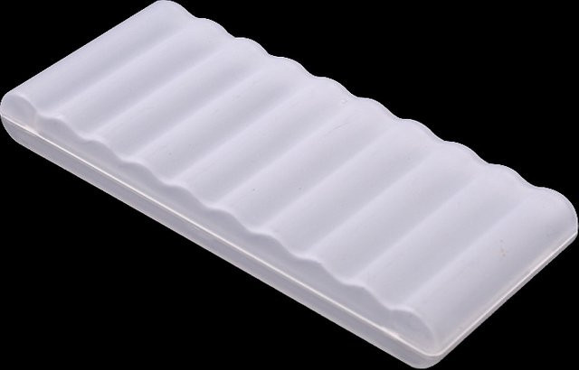 Wasserdichter Batterie-Organizer von ouhoe als Reiseetui mit Mehrfachfächern für AA, AAA und 18650 Batterien in Transparent - Bild 1