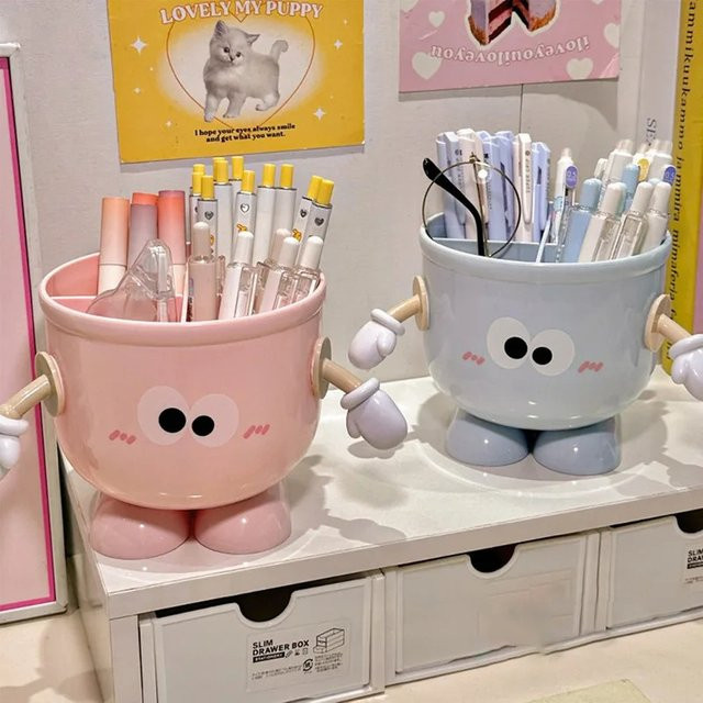 Niedlicher Stifthalter mit Haken als Schreibwaren-Aufbewahrungsbox und Schreibtisch-Organizer für Kinder und Mädchen in Blau oder Pink - Bild 1