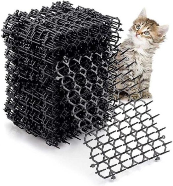 Schutzmatte aus Kunststoff mit Spikes zur Abwehr von Katzen und Hunden in Schwarz, B/T: 21,0 x 16,0 cm - Bild 1