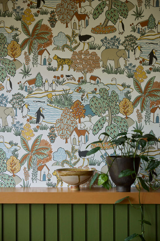 Little Greene Tapete Animal Kingdom in Pea mit Tiermotiv für das Kinderzimmer - Bild 4