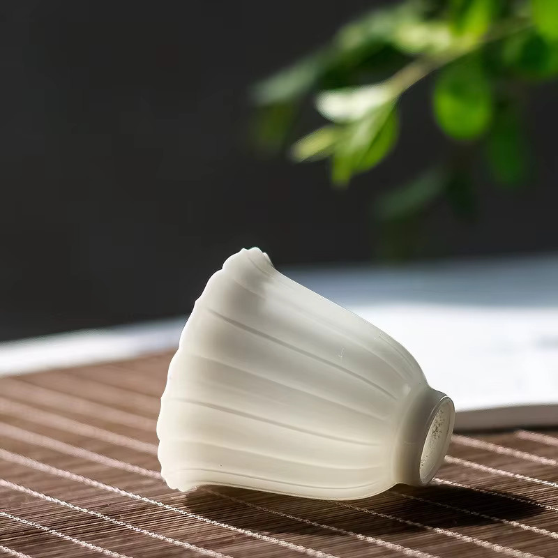 Handgefertigte chinesische Teetasse aus weißem Dehua Suet Jade Porzellan für Kung-Fu Tee - Bild 4