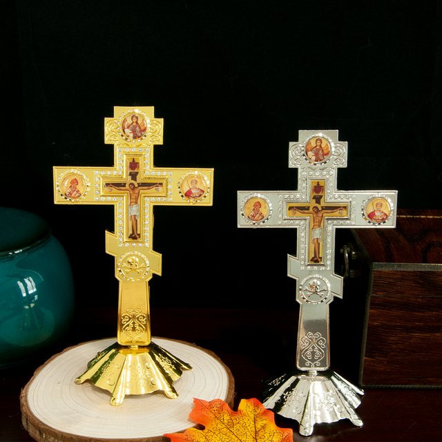 HTISOK Orthodoxes Metallkreuz in Gold als stehendes Kruzifix für Kirchen, Hochzeiten und Bestattungen - Bild 1