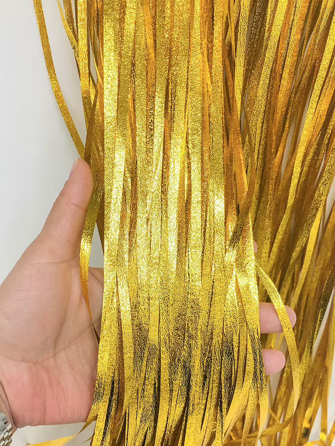 2 Stück Parehope Premium-Folien-Fransenvorhänge in Weiß und Gold als Party-Dekoration für Geburtstag, Hochzeit oder Fotobox - Bild 3