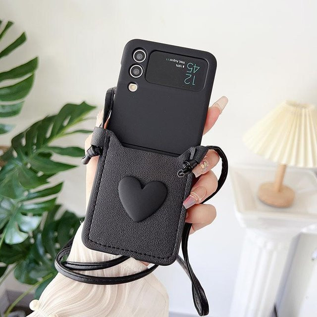 Yiran Bag Lederhülle mit 3D Love Case und Crossbody Lanyard Halskette für Samsung Galaxy Z Flip 5 4 3 5G in Schwarz - Bild 1