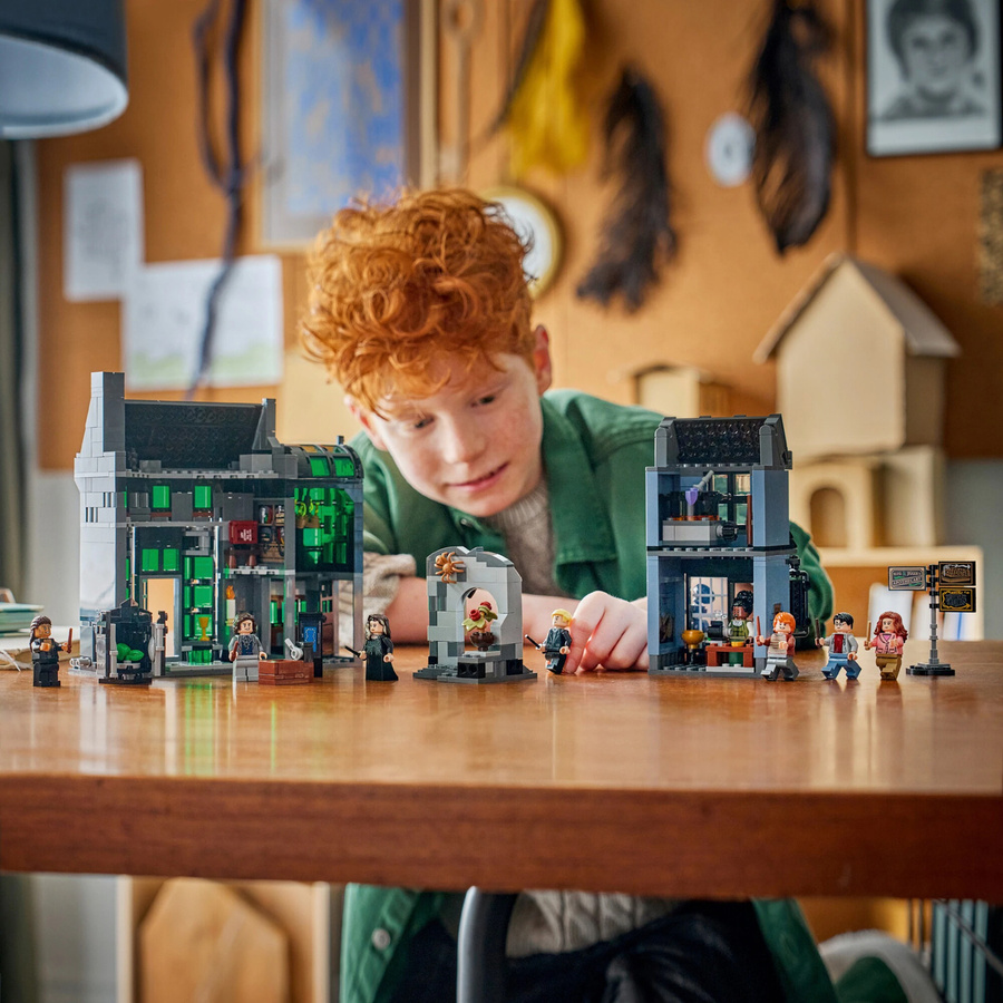 LEGO Harry Potter Zaubererläden in der Winkelgasse Bauset - Bild 4