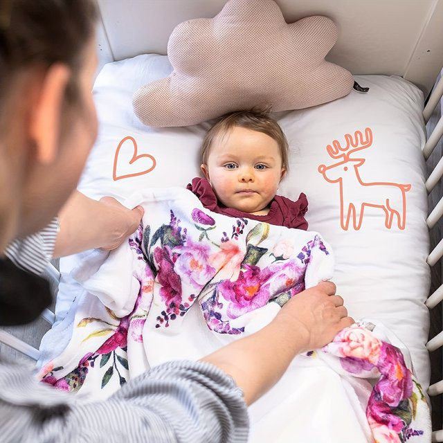 VIKAMA Baby Fotografie-Decke mit lila Blumenmuster für Neugeborene und Meilenstein-Aufnahmen - Bild 1