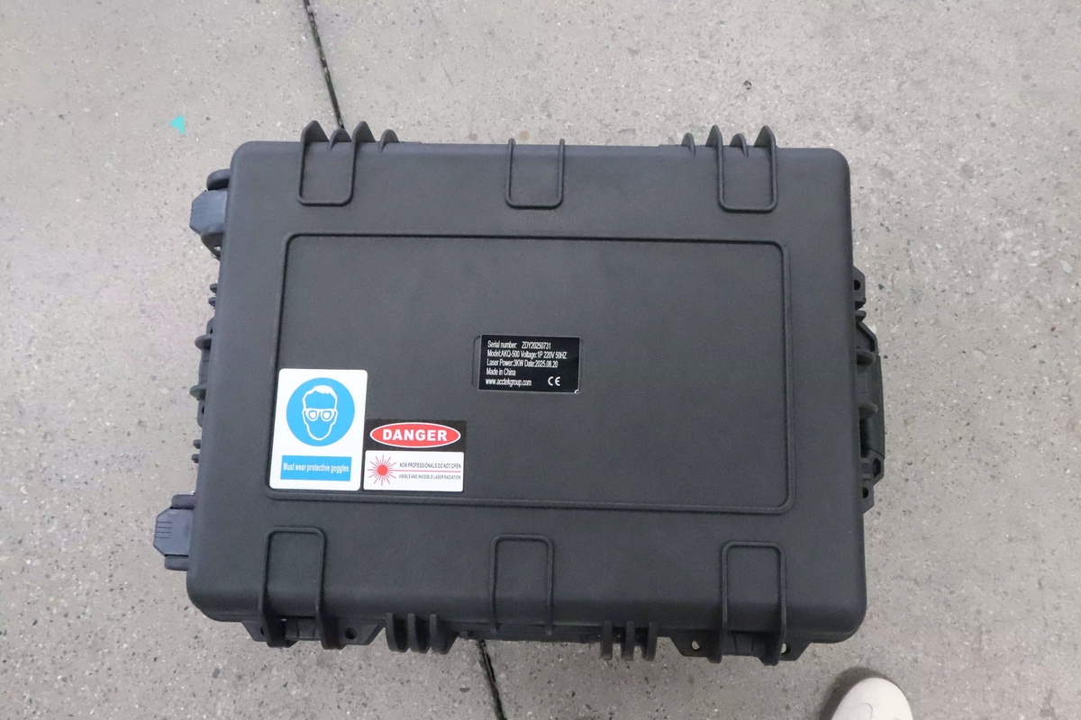 ACCTEK 300 W professioneller Laserreiniger mit Pulslaser zur Rostentfernung und zum Entfernen von Farben von Holzmöbeln - Bild 3