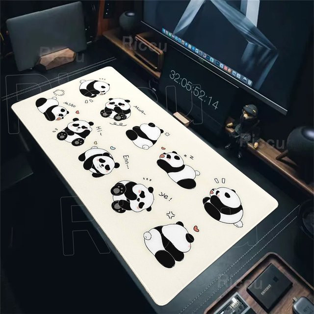 Riccu Kawaii Panda Mauspad XXL in Weiß, rutschfeste Schreibtischunterlage mit genähten Kanten - Bild 1