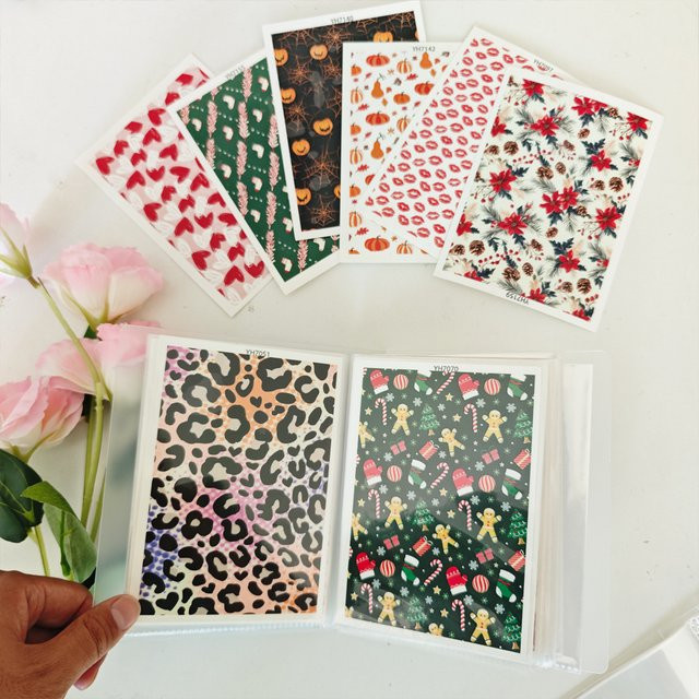 Ordner aus Kunststoff mit 40 Taschen für Aufkleber und Stempelaufkleber - Bild 1