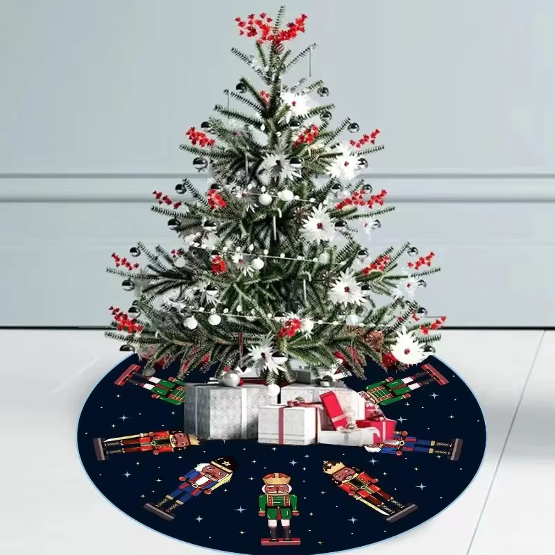 VIKAMA Weihnachtsbaumrock mit Nussknacker-Soldaten-Design für deine Weihnachtsdekoration im Innen- und Außenbereich - Bild 3