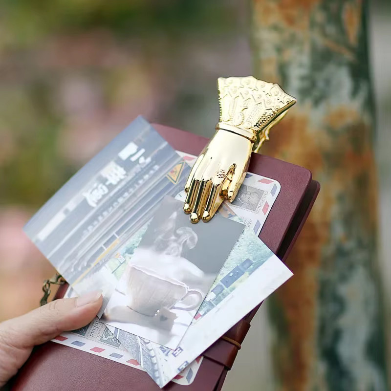 Fromthenon Vintage-Notizbuchclip aus Metall in Gold, handgeformter Buchclip als dekorative Aufbewahrung - Bild 3