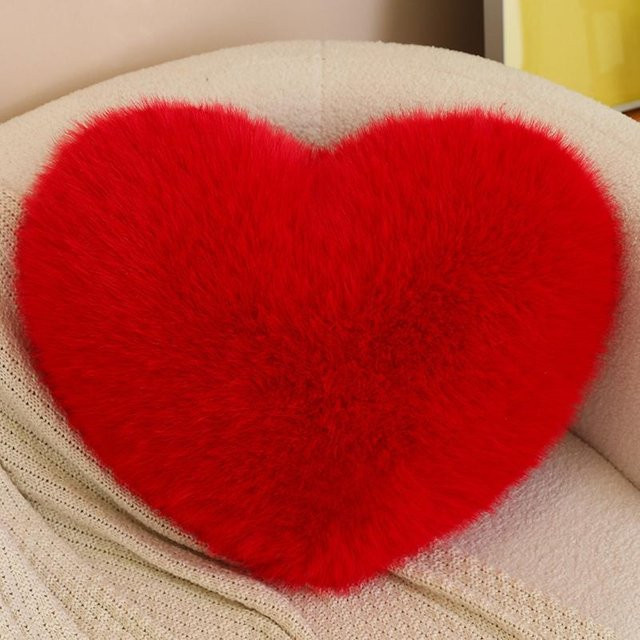 Yiran Health & Beauty Herz-Plüschkissen in Rot für Valentinstag und als romantisches Geschenk - Bild 1