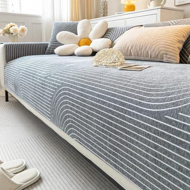 Nordisches Chenille-Sofakissen mit Streifenmuster in Grau, rechteckiger Kissenbezug aus Polyester, B/H: 50 x 30 cm - Bild 1