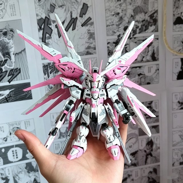 Bandai MGSD Strike Freedom Fighter Sakura Pink, Montagemodellbausatz, Actionfigur - Bild 1