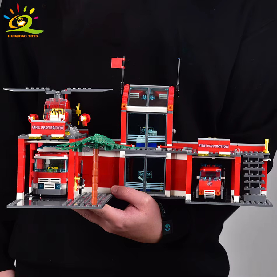 HUIQIBAO Feuerwache mit Hubschrauber und Feuerwehrauto Bausteine Set, 756 Teile, Rot - Bild 2