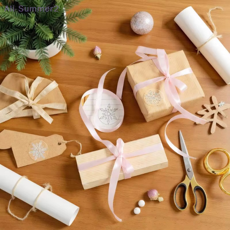 500 Stück transparente Schneeflocken-Etiketten als Weihnachtsaufkleber für Geschenke, Backwaren und Dekoration - Bild 2