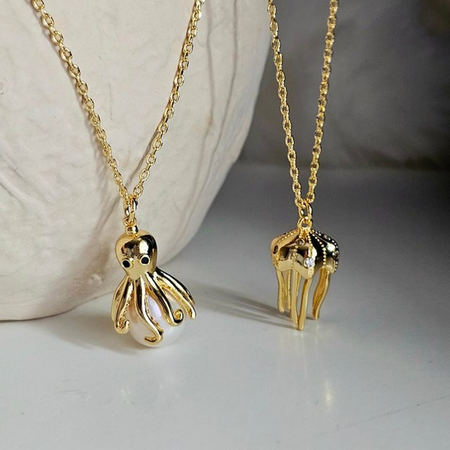 SLOONGJEWELRY Halskette, vergoldet, Süßwasserperlen, Oktopus-Anhänger, Unisex - Bild 1