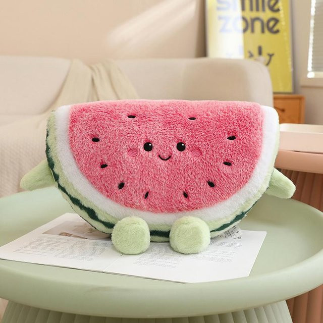 Yiran Health & Beauty Humanoide Wassermelonenscheibe als Plüsch Obstkissen, Halbrund, Pink - Bild 1