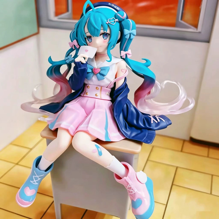 Bandai Hatsune Miku Anime-Figur, rosa Sakura, sitzende Pose, PVC-Actionfigur - Bild 3