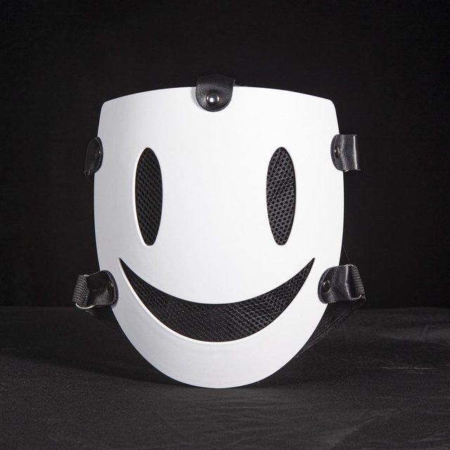 YIRAN Smiley Gesicht Maske aus Kunststoff für Erwachsene - Bild 1