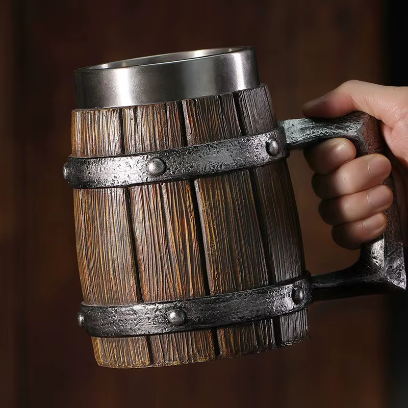 CHANSUNRUN Doppelwandiger Bierbecher im Wikinger Stil aus Edelstahl und Holzoptik, Braun - Bild 2