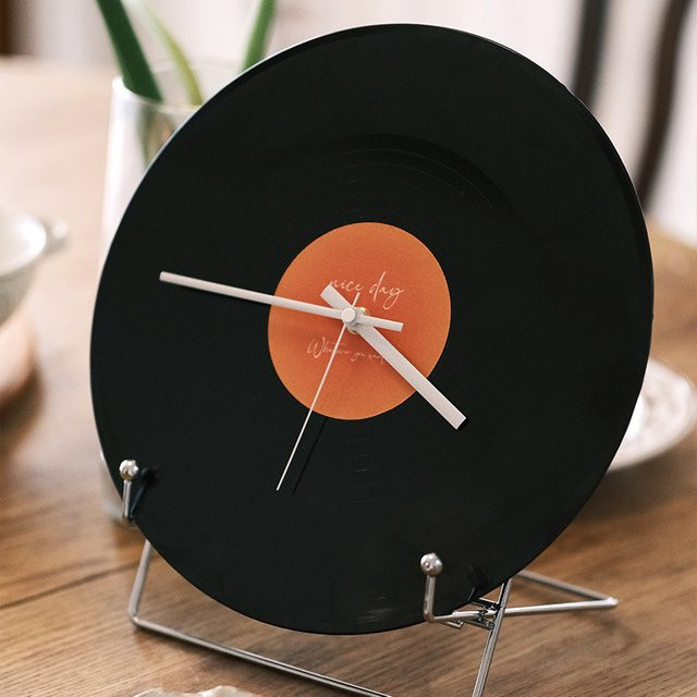 Retro Wanduhr im Schallplatten-Design mit Sonnenuntergang-Motiv in Blau und Schwarz - Bild 1