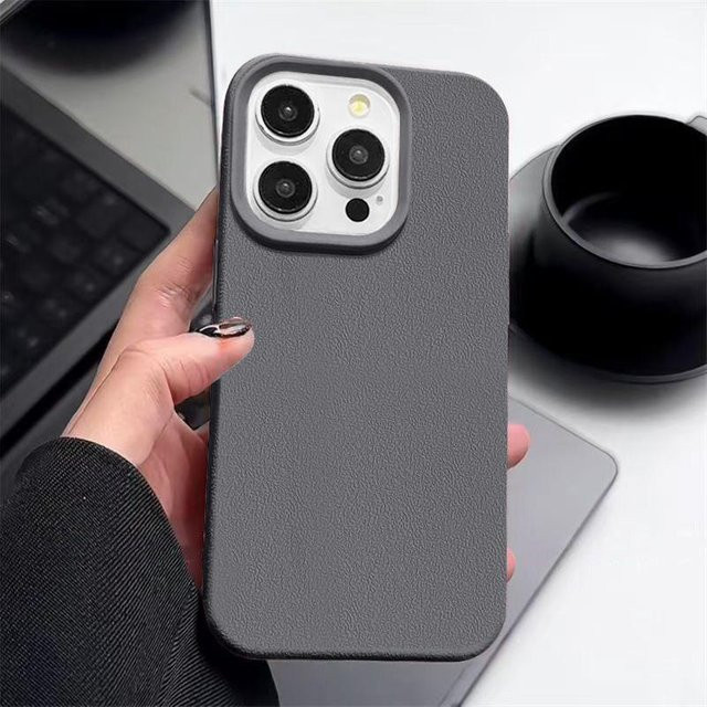 Stoßfeste iPhone Hülle aus weichem TPU Silikon mit Ledertextur in Schwarz für iPhone 16 15 14 13 12 Pro Max und andere Modelle - Bild 1