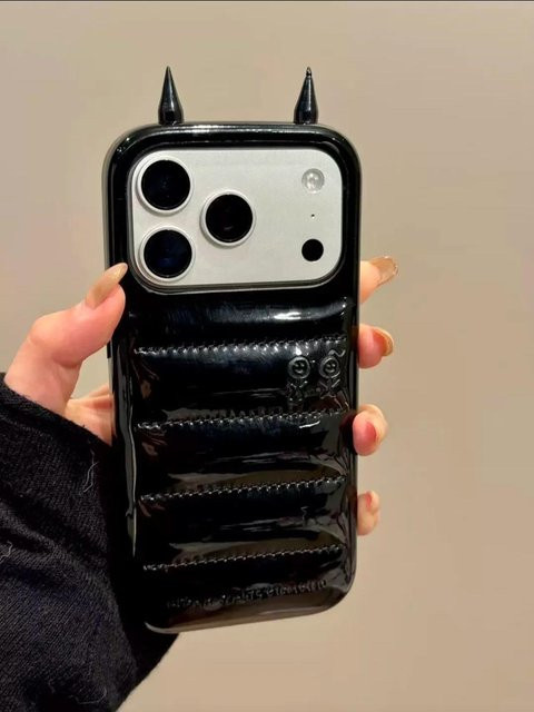 YULIN 3D Teufelshörner Schutzhülle für iPhone 17 Pro, 16, 15 und 17 Pro Max, glänzendes Case mit Stoßfestem Design - Bild 1
