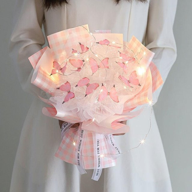 DIYelecs Handgemachter Schmetterlingsstrauß DIY Materialpaket in Beige und Pink aus Textil - Bild 1