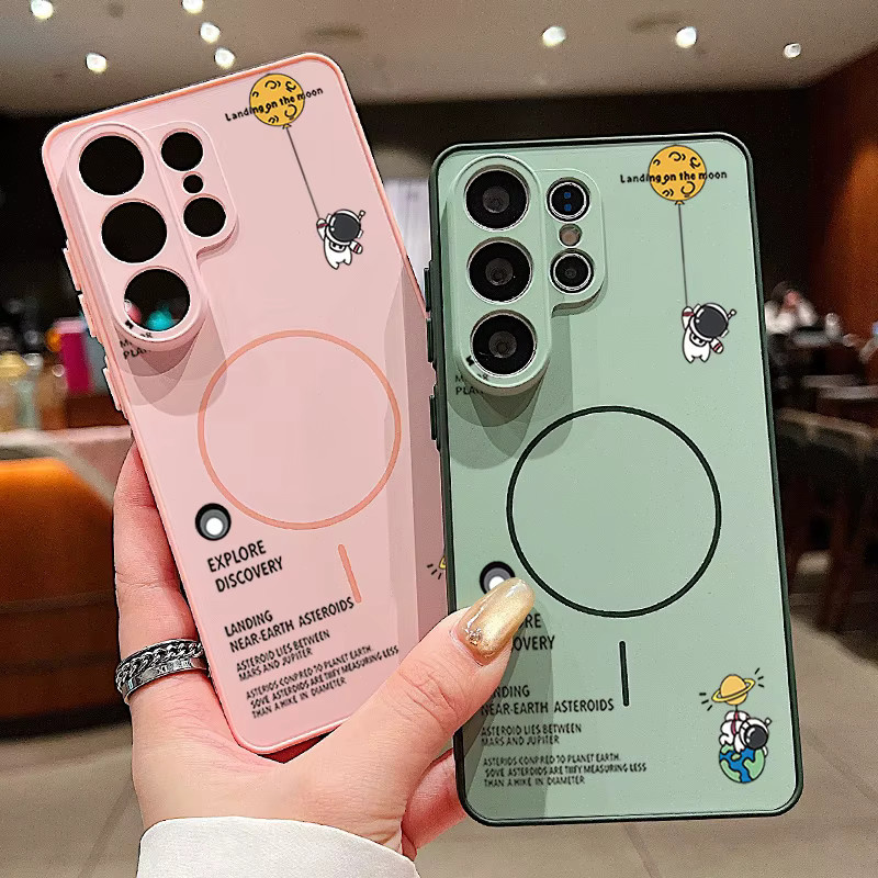 Magnetische Handyhülle Kleiner Astronaut in Blau für Samsung Galaxy S25 S26 Ultra Edge S24 S23 FE A57 A17 A56 A37 A16 A55 A36 A55 Hartschale - Bild 1