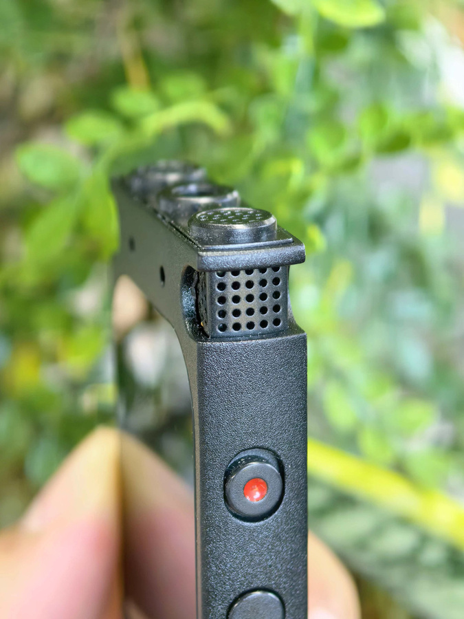 Famue Professioneller Interview-Sprachrekorder in Schwarz mit 360° Surround Sound, HD PCM-Audioaufnahme, Bluetooth 5.0 und 64 GB Speicher - Bild 4