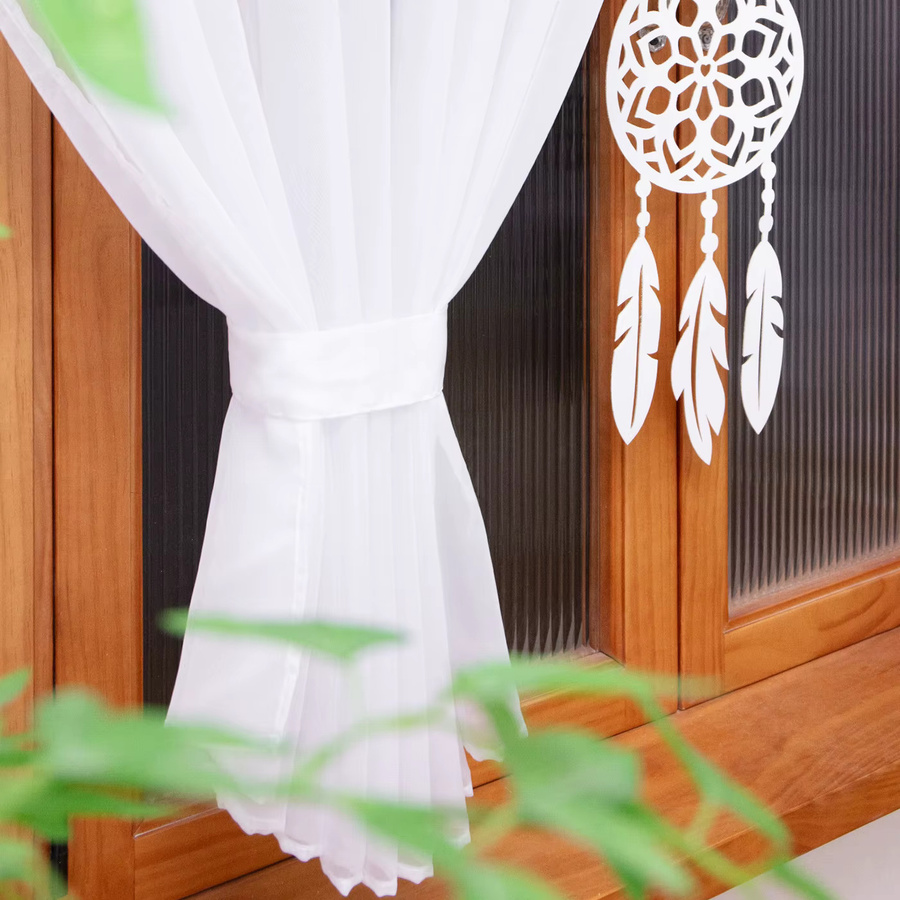 2er-Set FLYINGCURTAINS transparente Chiffon-Vorhänge in Weiß mit Traumfänger-Anhänger und Stangeneinsatz im Boho-Stil - Bild 3