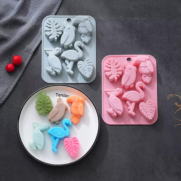 Veridian Silikonform mit 6 Mulden im tropischen Design für Schokolade und Kuchen mit Flamingo, Schildkröte und Specht - Bild 2