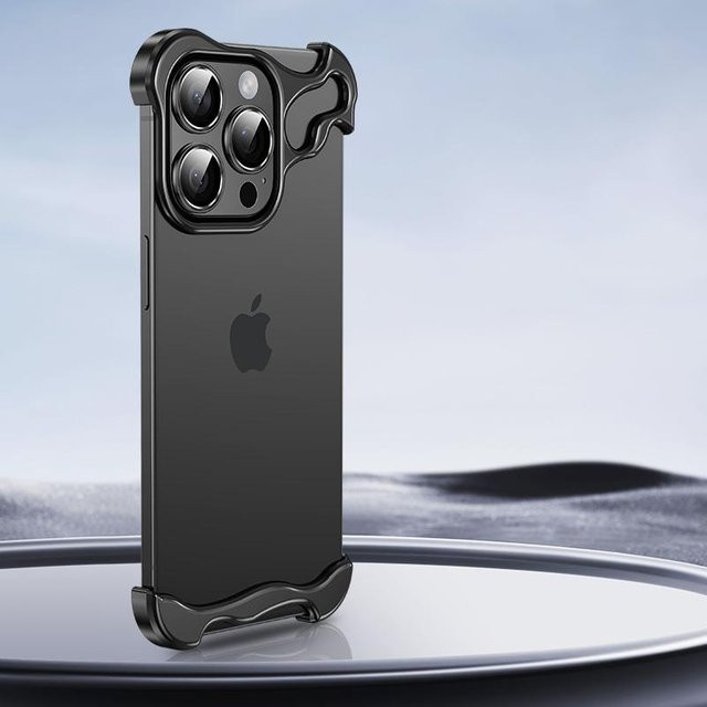 QGeeM Handyhülle aus Titanlegierung mit unregelmäßigem Metall-Design und Linsenschutz für iPhone 12 bis iPhone 17 Pro Max, Farbe: Schwarz - Bild 1