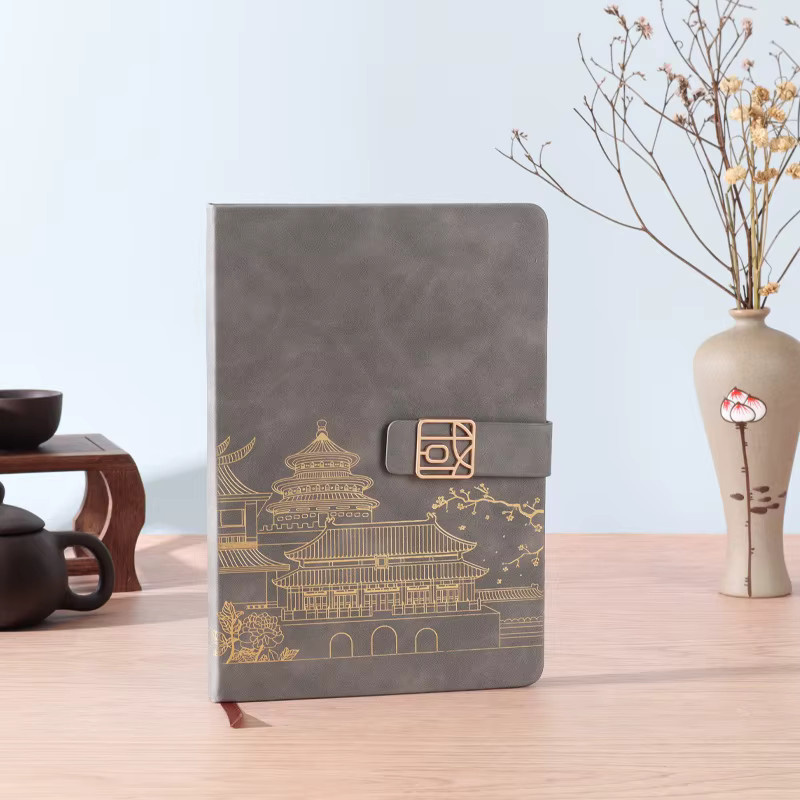 A5 Notizbuch aus Kunstleder im chinesischen Stil mit Schnallenverschluss und linierten Seiten in Blau - Bild 2