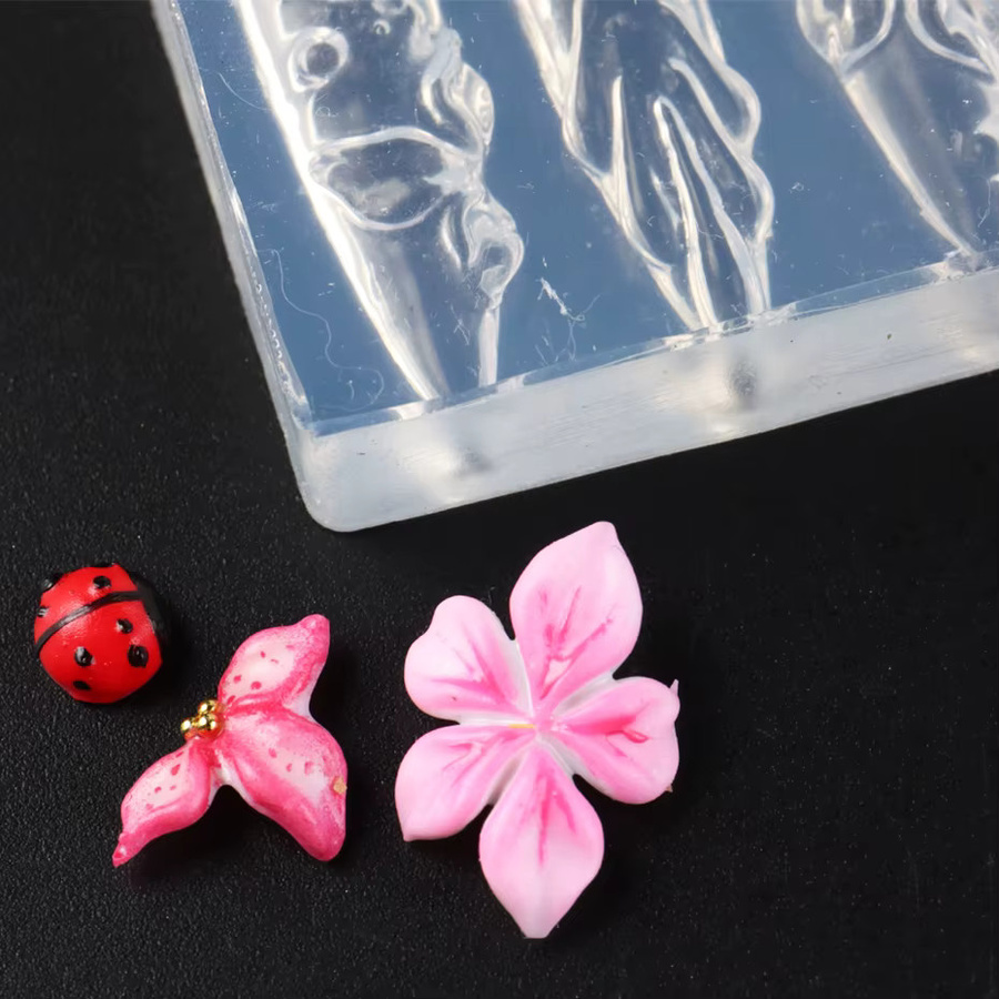 Full Beauty Nagel-Silikonform, 3D Hibiskusblüten und Marienkäfer-Wellen - Bild 4