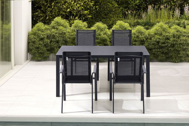 OUTFLEXX Garten-Essgruppe aus Alu, Spraystone und Textil in Anthrazit Matt mit Tisch und 4 Stapelstühlen, B/T: 160 x 95 cm - Bild 1
