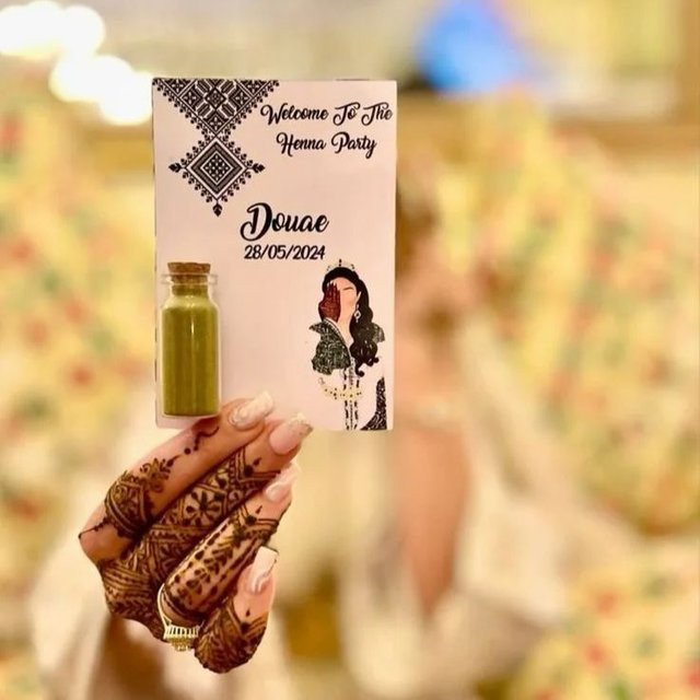 Personalisierte Henna Tag Willkommen Karte für Hochzeiten und Brautpartys in Weiß - Bild 1