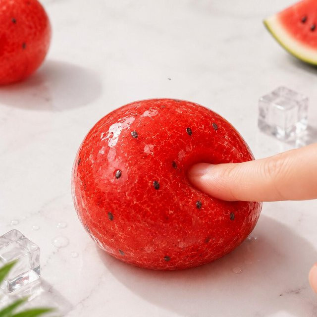 Kiwi Wassermelone Squishy Spielzeug, Glänzende Slush-Textur, Handgefertigtes Weiches Stressabbau Quetschspielzeug, Realistisches Obst Schreibtischornament - Bild 1