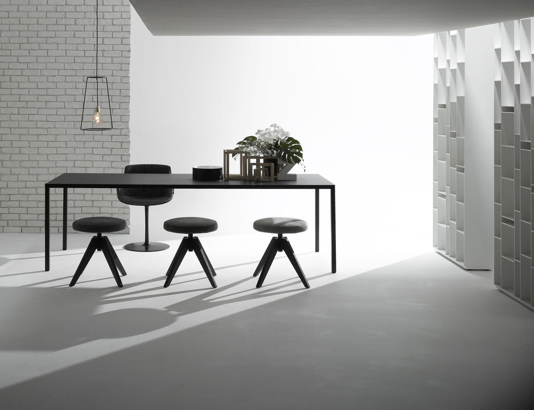 MDF Italia Tense Tisch in Schwarz mit Steinmineralien und Aluminiumprofilrahmen - Bild 3