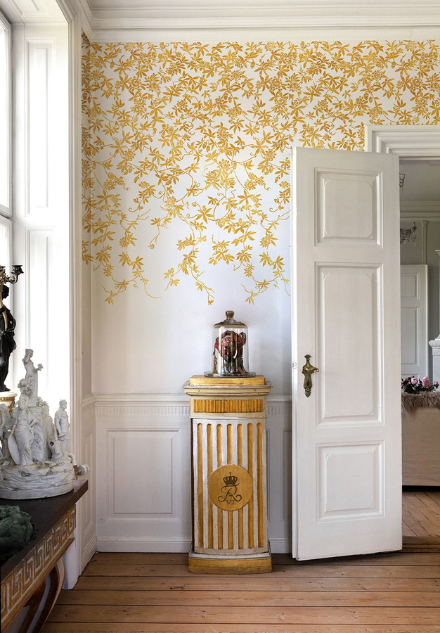 Isidore Leroy Wandtapete Passiflores in Weiß und Gold mit floralem Art Nouveau Design, B/H: 150 x 330 cm - Bild 1