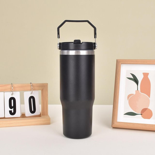 Yiran Furniture Tragbarer Thermosbecher aus Edelstahl für unterwegs mit großem Fassungsvermögen, 30oz, in Blau, Grau, Pink oder Schwarz - Bild 1