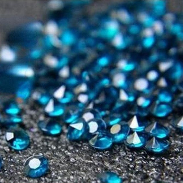 1000 Stück Acryl-Kristall-Diamanten in Blau und Multicolour, 4,5 mm Dekosteine für Hochzeit und Party von hellobeauty - Bild 1