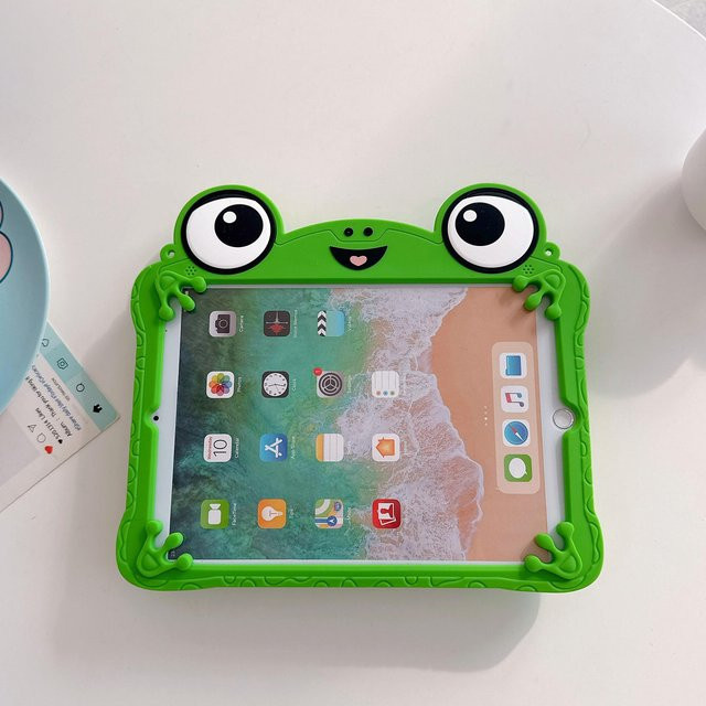 Apple iPad Hülle aus Silikon mit 3D Cartoon Frosch Design und Schultergurt, Farbe: Grün - Bild 1