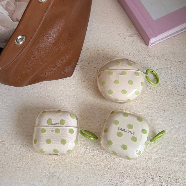 Transparente grüne Polka-Dot Schutzhülle mit Haken für Samsung Galaxy Buds4 Pro, Buds3 Pro, Buds2 Pro, Buds FE und Live - Bild 1