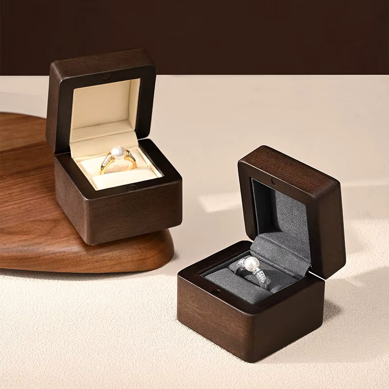 WoodTen Holzring Schmuck-Aufbewahrungsbox in Braun und Grau als Organizer für Verlobung, Hochzeit und Jahrestag - Bild 2