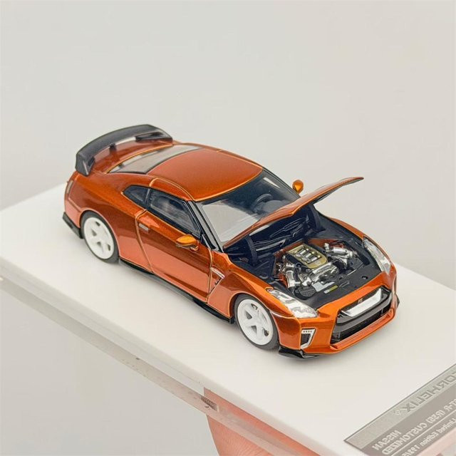 MOTORHELIX Nissan Nismo Gt R R35, Diecast Auto Modell, 1:64, ab 14 Jahren - Bild 1