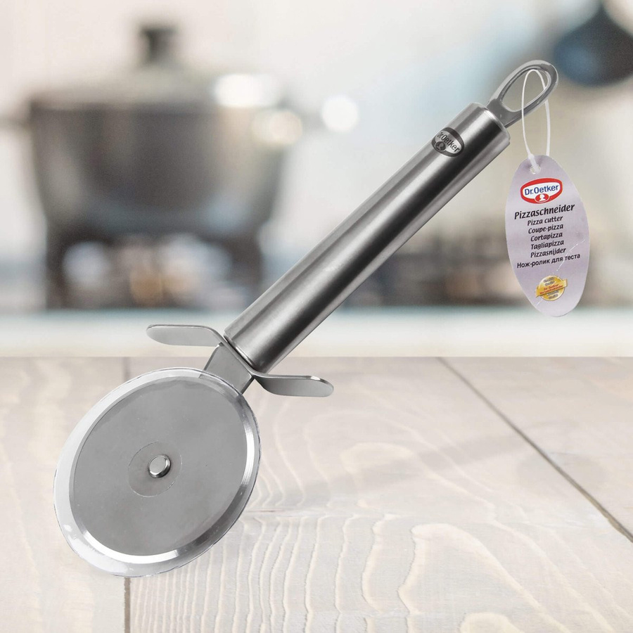 Dr. Oetker Pizzaschneider Profi aus Edelstahl in Silber mit Fingerschutz und Spülmaschinenfestigkeit - Bild 2