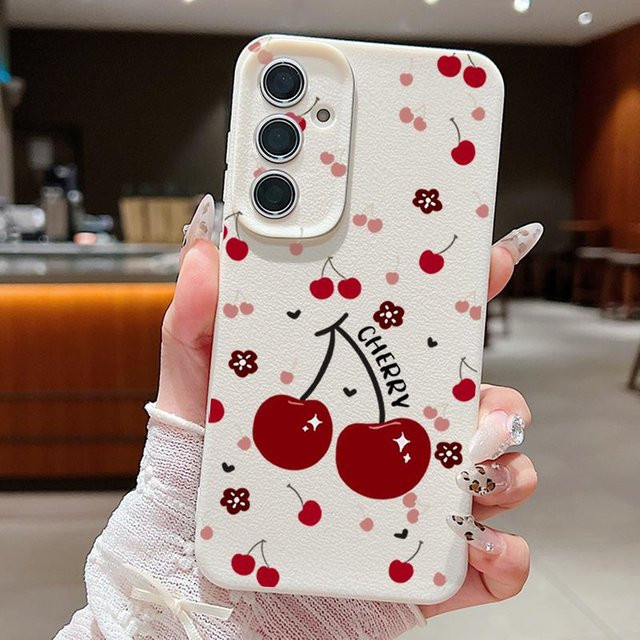 Samsung Handyhülle mit Kirschfrüchte-Design in Weiß für Galaxy S23+ und weitere Modelle - Bild 1